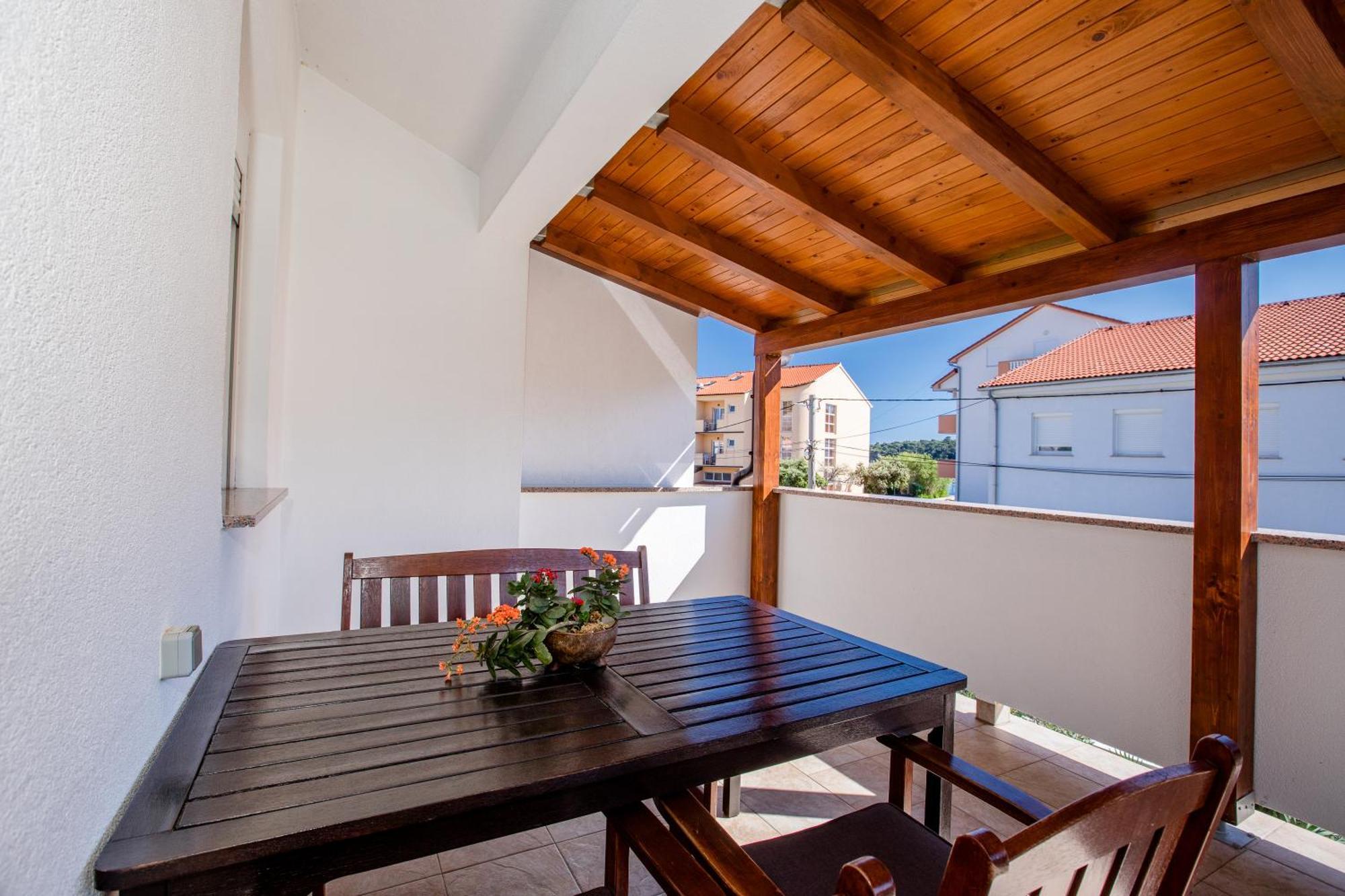 Apartments & Room Spanjol Palit ภายนอก รูปภาพ